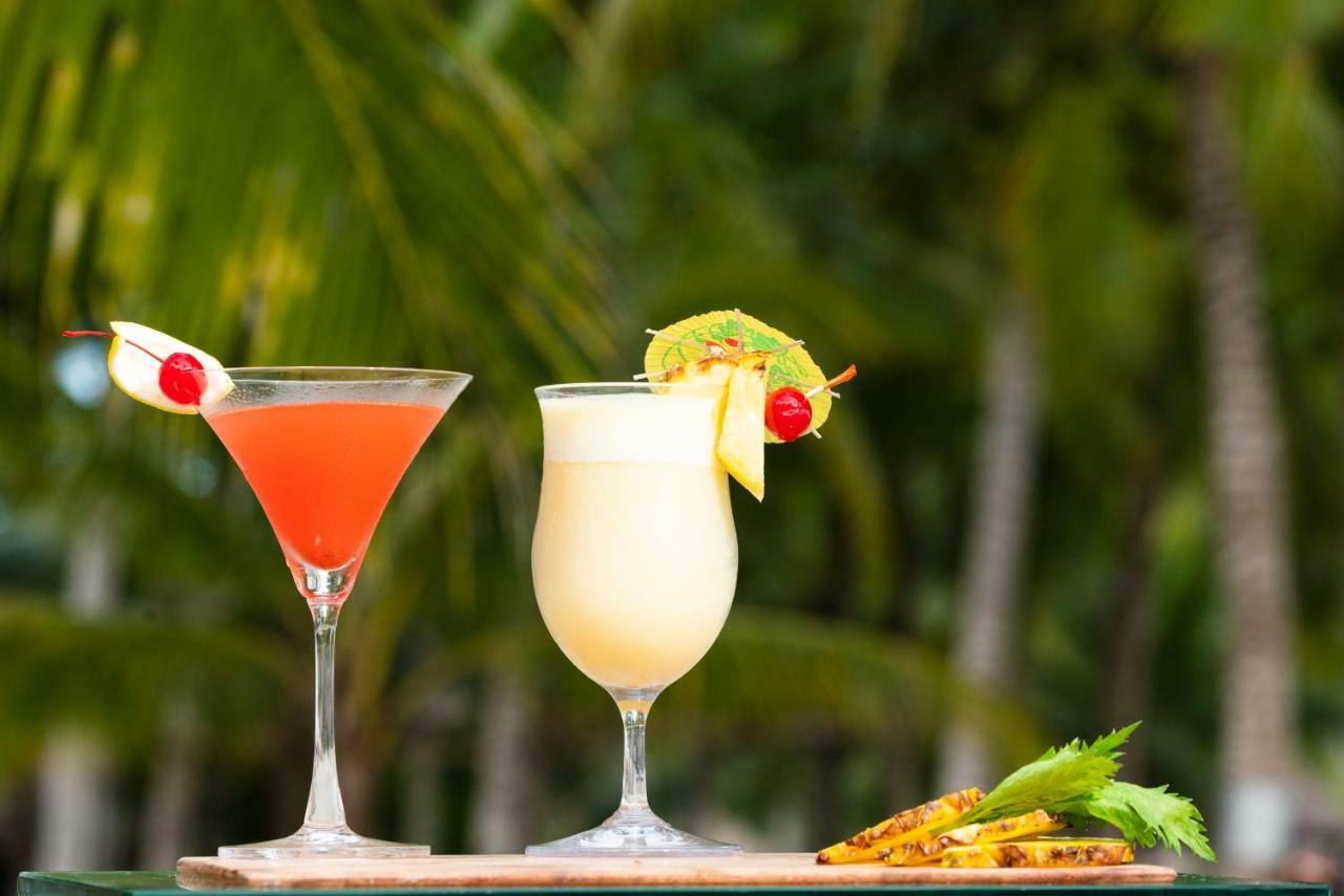 Oceanica Resort Panglao, Bohol Ngoại thất bức ảnh Two tropical drinks
